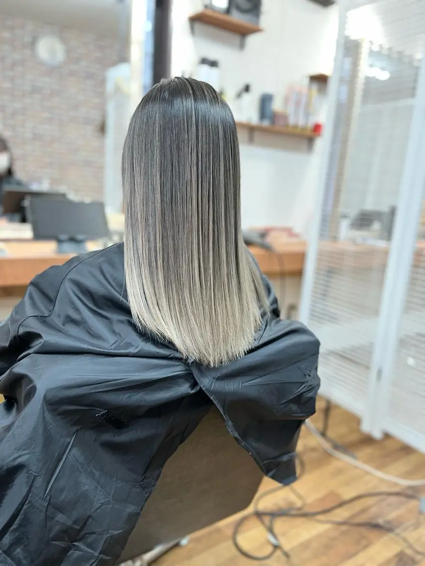 セミロング カラー カット ヘアカラー トリートメント さいとう つかさのヘアスタイル
