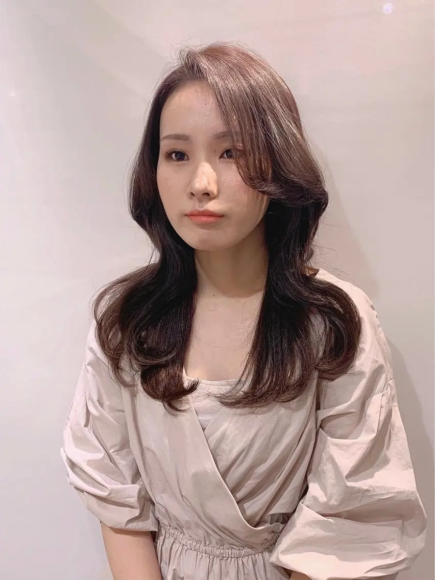 セミロング カラー ヘアアレンジ 柔らか垢抜けｶﾗｰと ｶｯﾄ🫧ASUKAのヘアスタイル