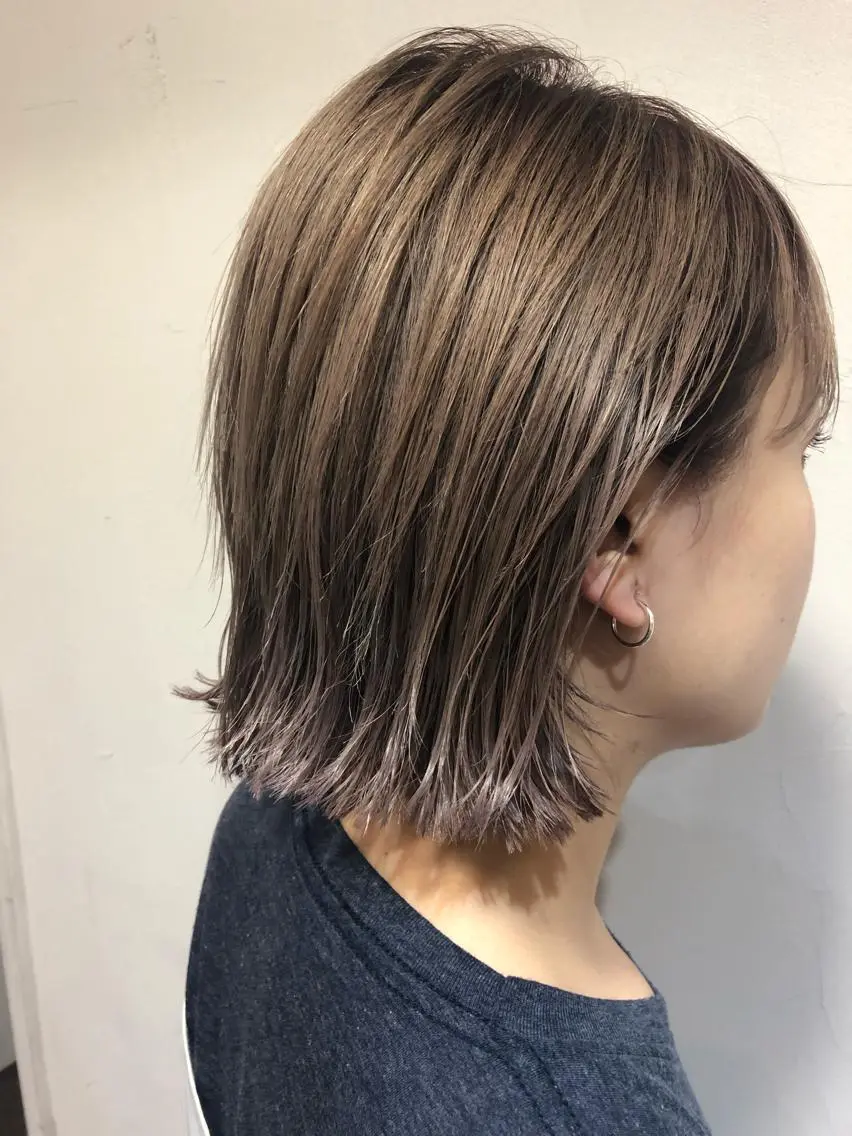 ショート カラー 切りっぱなしボブ ベージュカラー ブリーチ ピンクカラー ピンクベージュ 千葉 郁也のヘアスタイル