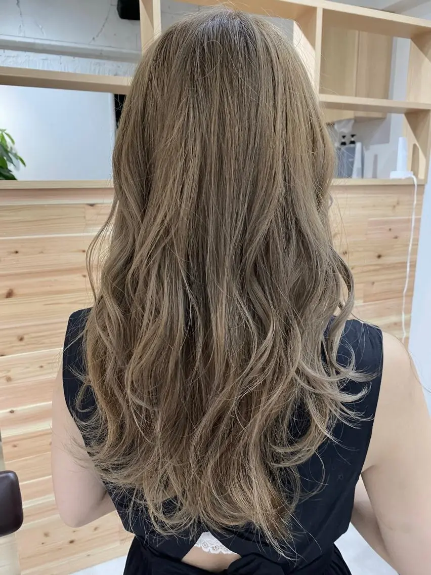 ロング カラー アディクシーカラー ブリーチ ケアブリーチ カット ヘアカラー トリートメント 木下大地 HAIR  Oneのヘアスタイル