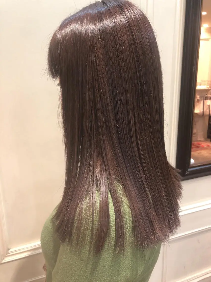 セミロング カラー 大人girly🛋️ 🤍yukakoのヘアスタイル