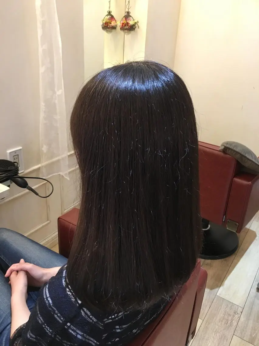 セミロング カラー アッシュ アッシュグレー イルミナカラー plaatje 義見のヘアスタイル