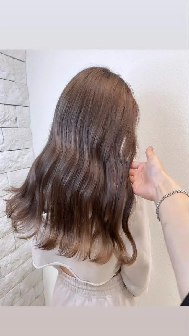 カラー グレージュ カット ヘアカラー かずくん🦩名古屋 ハイトーン/レイヤーのヘアスタイル