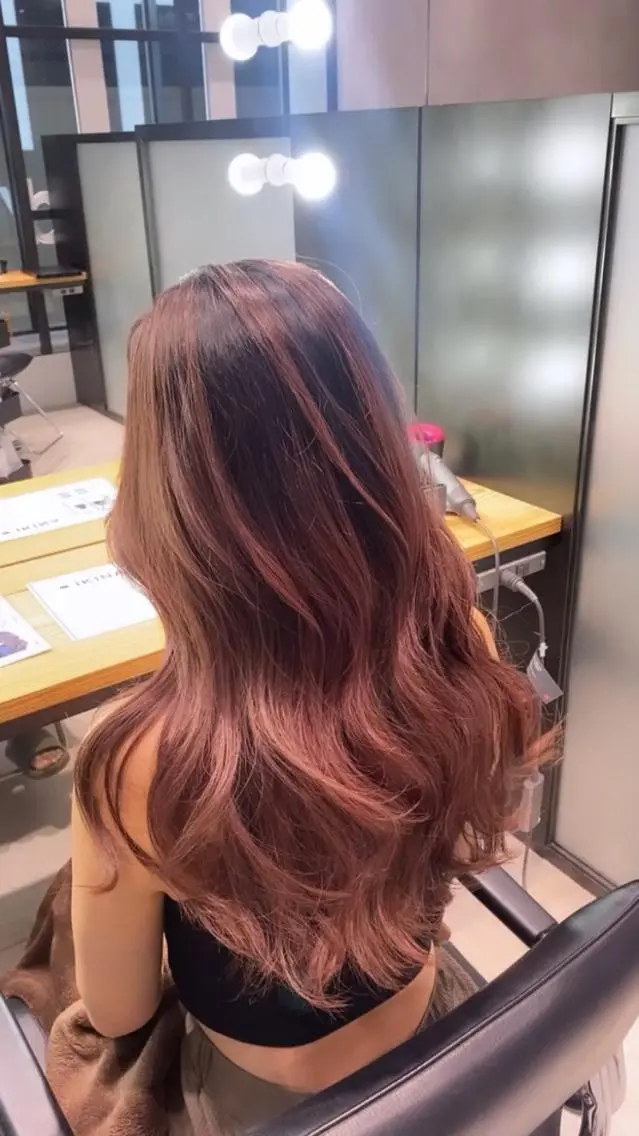 ロング ヘアカラー 横山 カミールのヘアスタイル