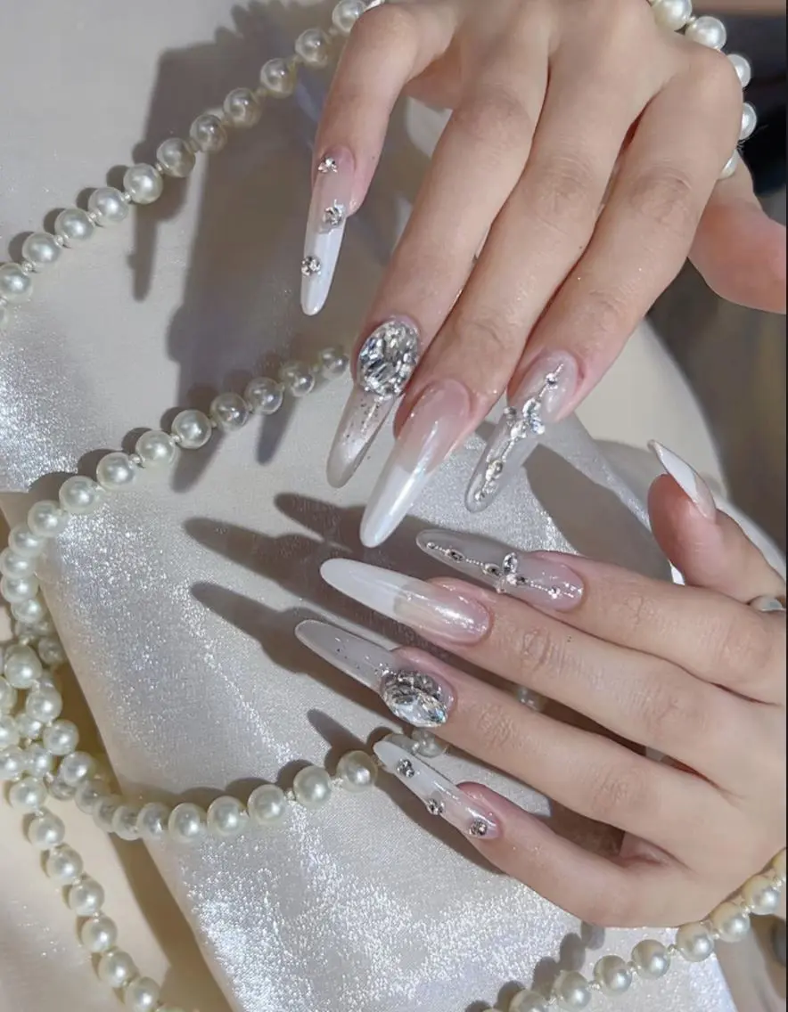 ネイル ハンドネイル 🎀 Ayaka_nailのネイルデザイン