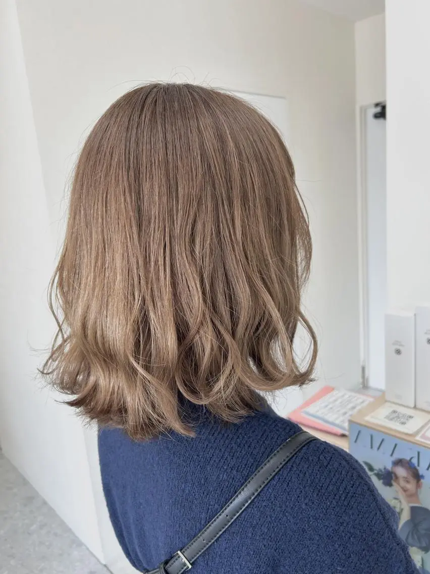 ミディアム 工藤 萌香のヘアスタイル