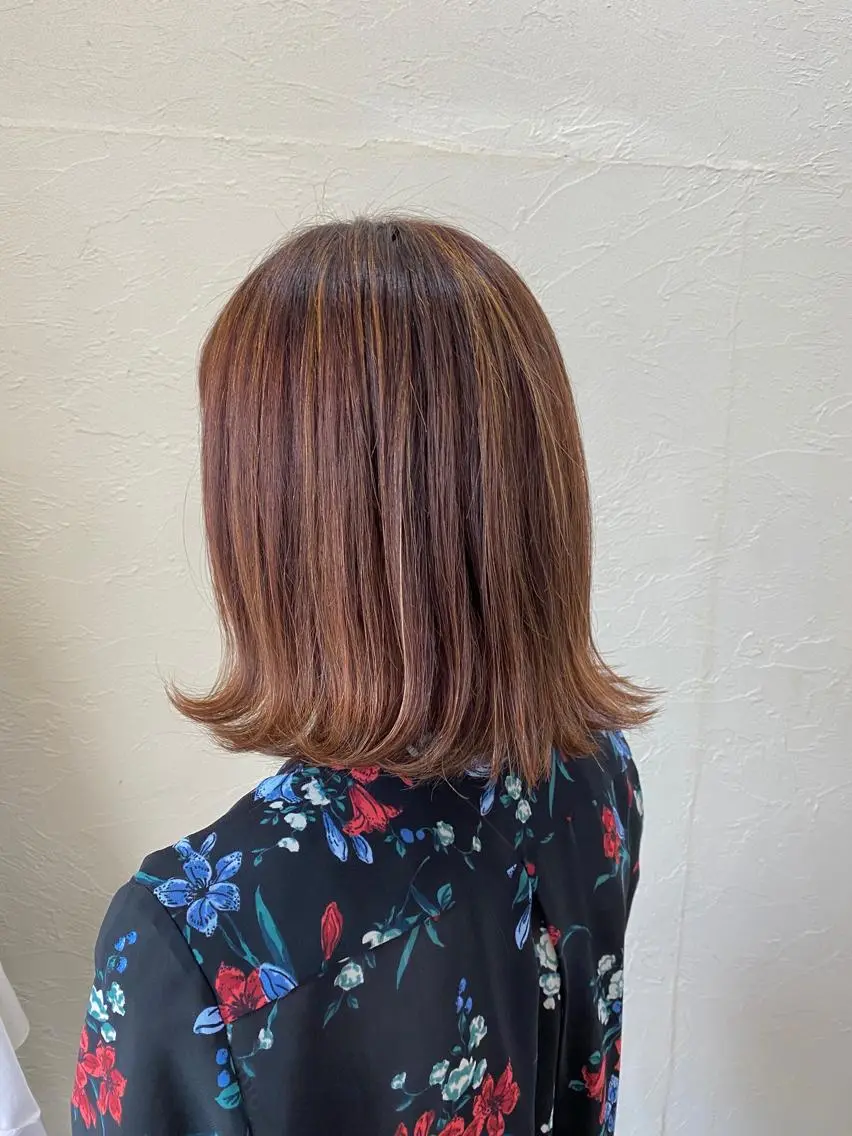 ミディアム カラー ハイライトカラー ピンクカラー ボブ ハイライト カット ヘアカラー トリートメント ENIF ヤマグチアツコのヘアスタイル
