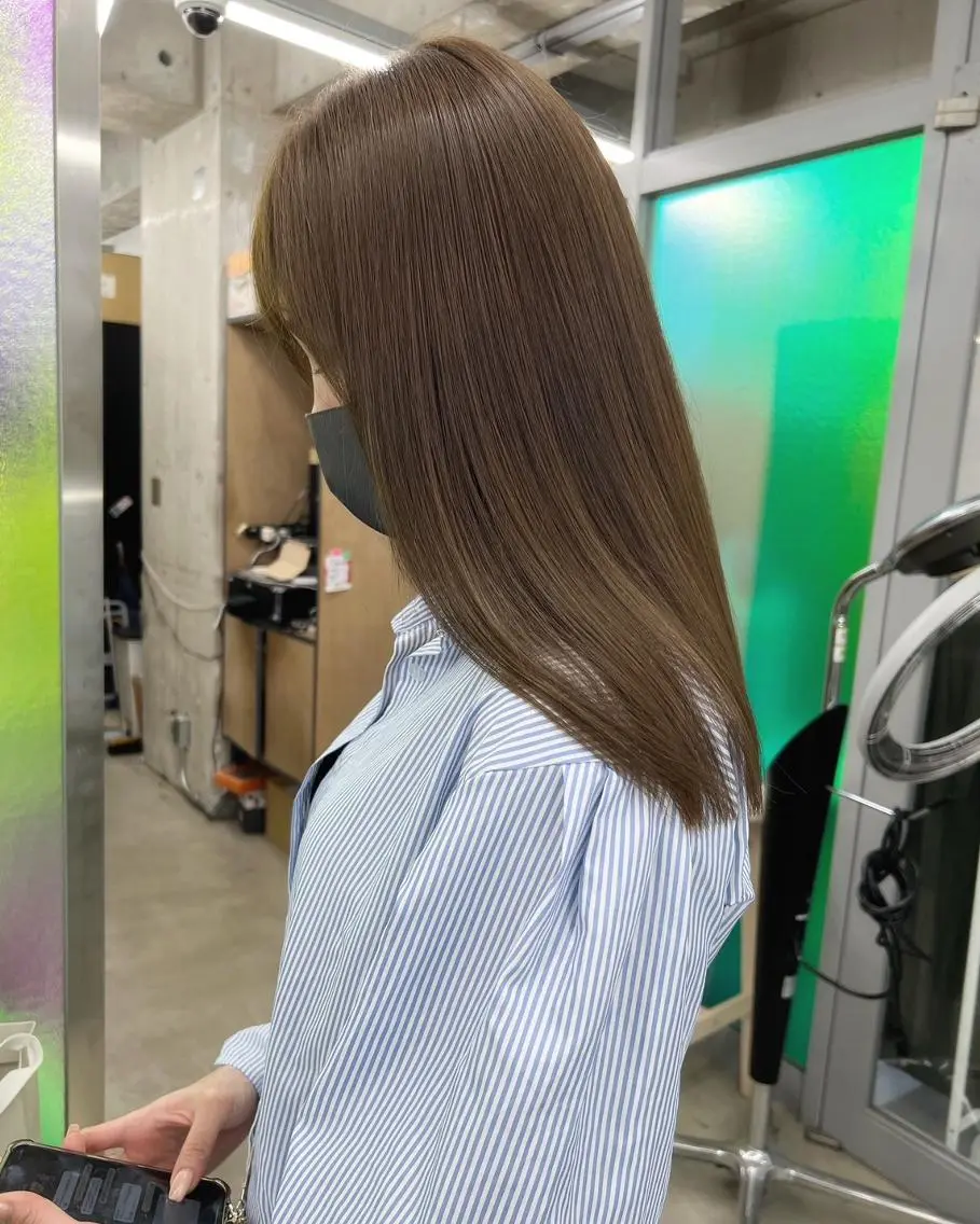 ミディアム カラー パーマ ヘアアレンジ ミディアムパーマ アディクシーカラー ベージュカラー ブリーチ ケアカラー カット トリートメント ヘッドスパ ヘアケア特化型サロン newi 梅田のヘアスタイル