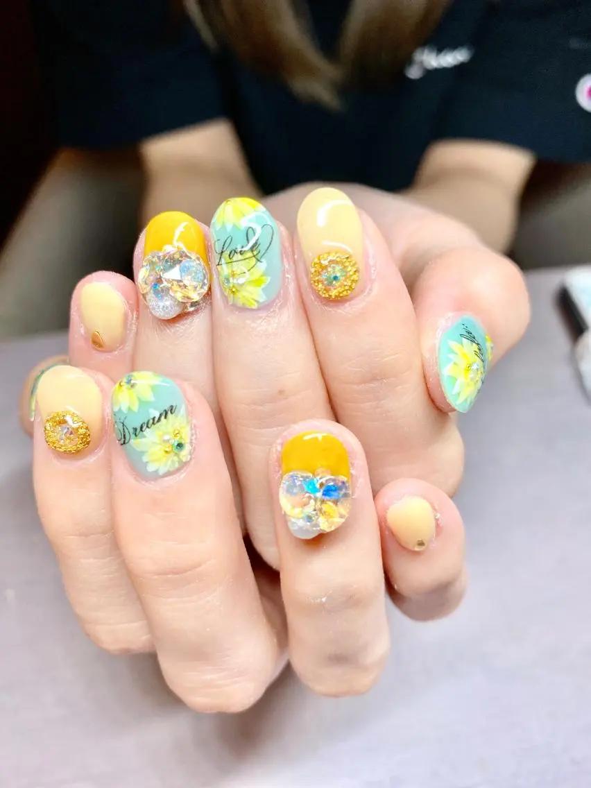 ネイル ハンドネイル . yuimiのネイルデザイン
