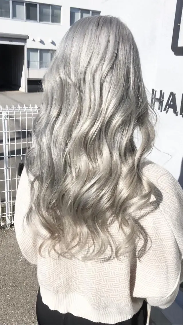 ロング カラー ヘアカラー LOOP hairのヘアスタイル