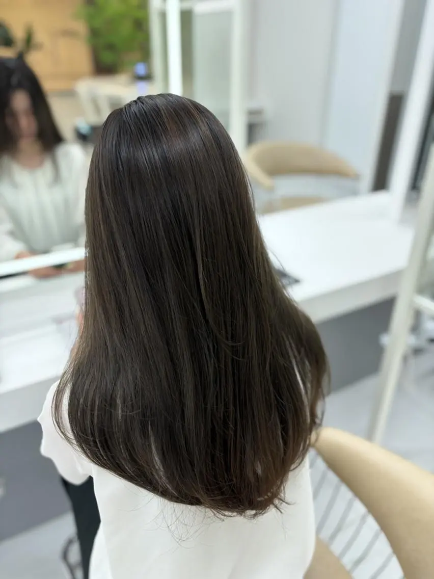 ロング カラー 顔まわりレイヤー 髪質改善 韓国風ヘア レイヤーカット 縮毛矯正 FOCUSJAPAN 烏丸のヘアスタイル