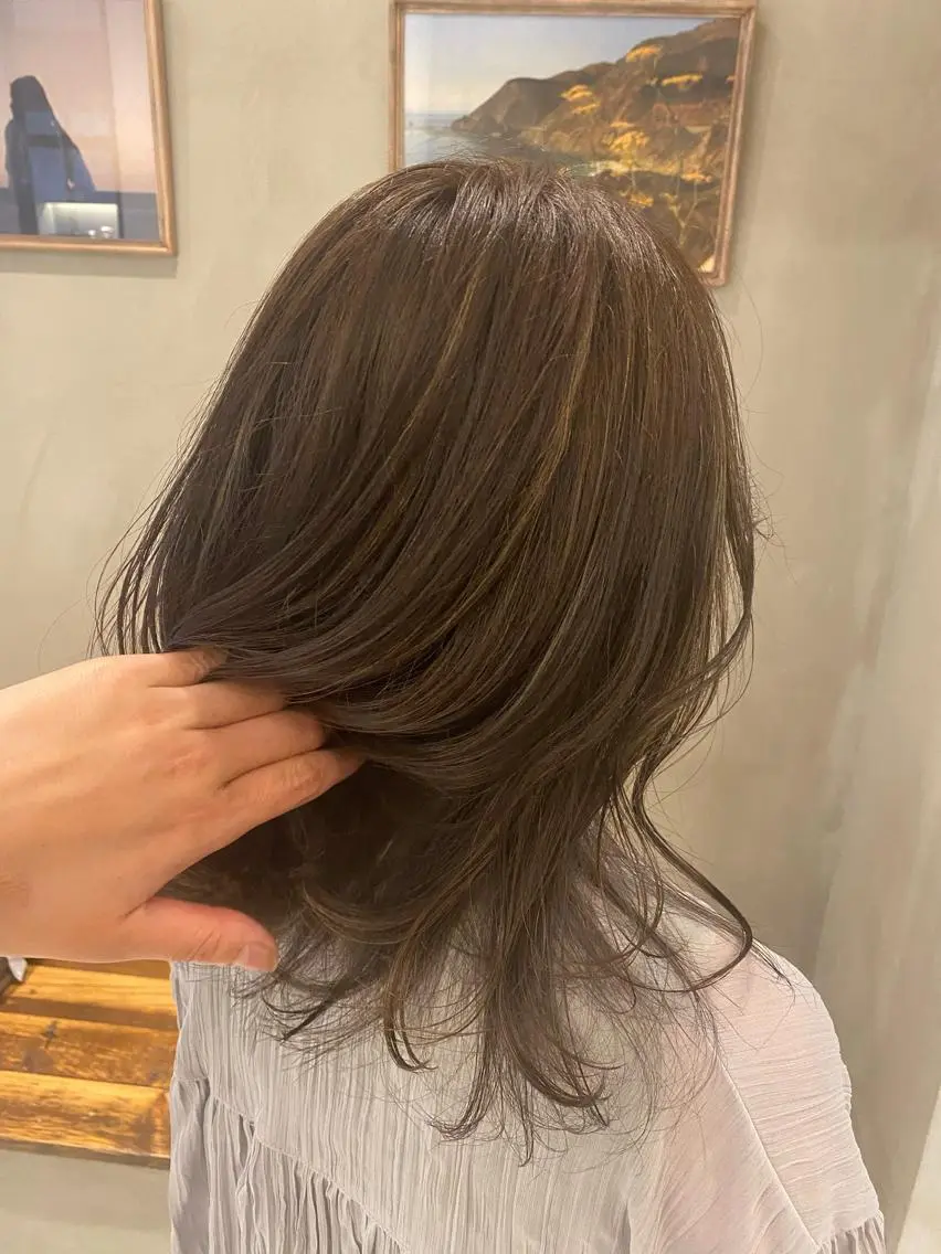 ミディアム ハイライト カット ヘアカラー トリートメント 新宿/顔周りカット +レイヤー＝しずく♩のヘアスタイル