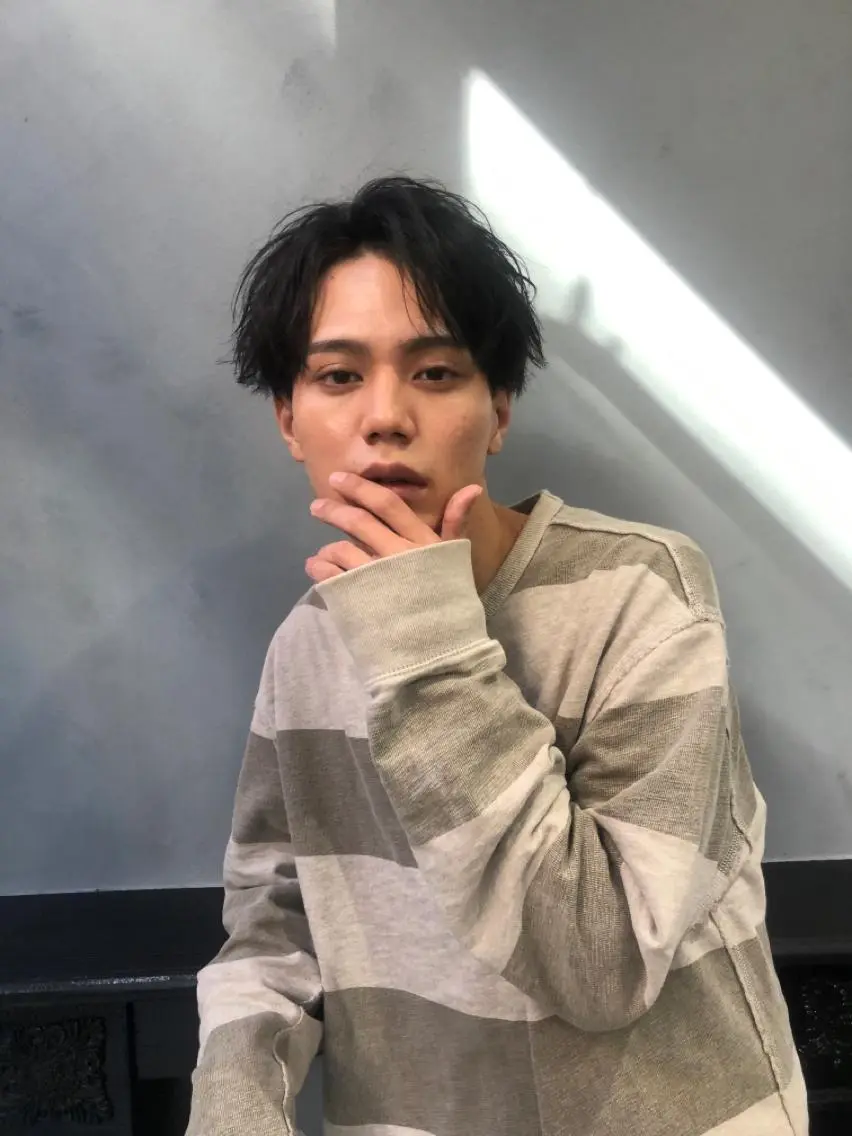 ショート パーマ メンズ カット ヘアカラー パーマ比率50% 辻本耀二郎のヘアスタイル