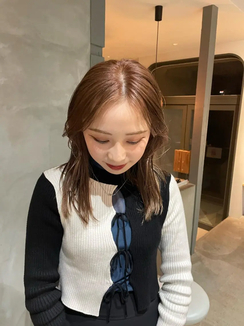 セミロング カラー soi 小島陽香のヘアスタイル