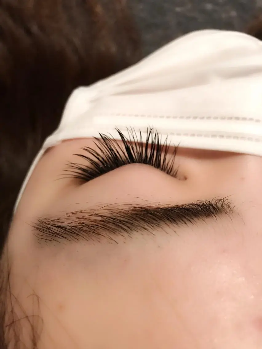 マツエク・マツパ Cカール UMEDA FIGAROのヘアスタイル