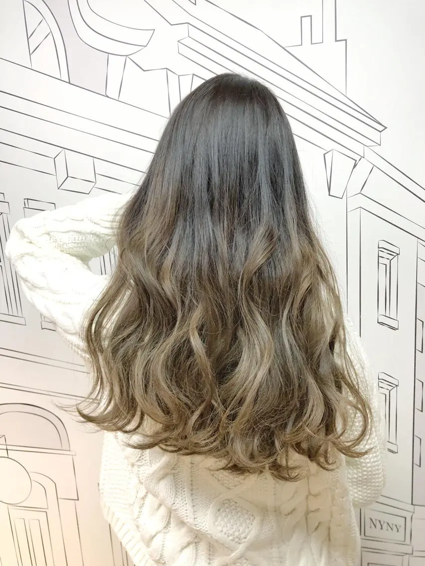 セミロング カラー グラデーションカラー 外国人風カラー レイヤー⭐️カラー ⭐️平川雅史のヘアスタイル
