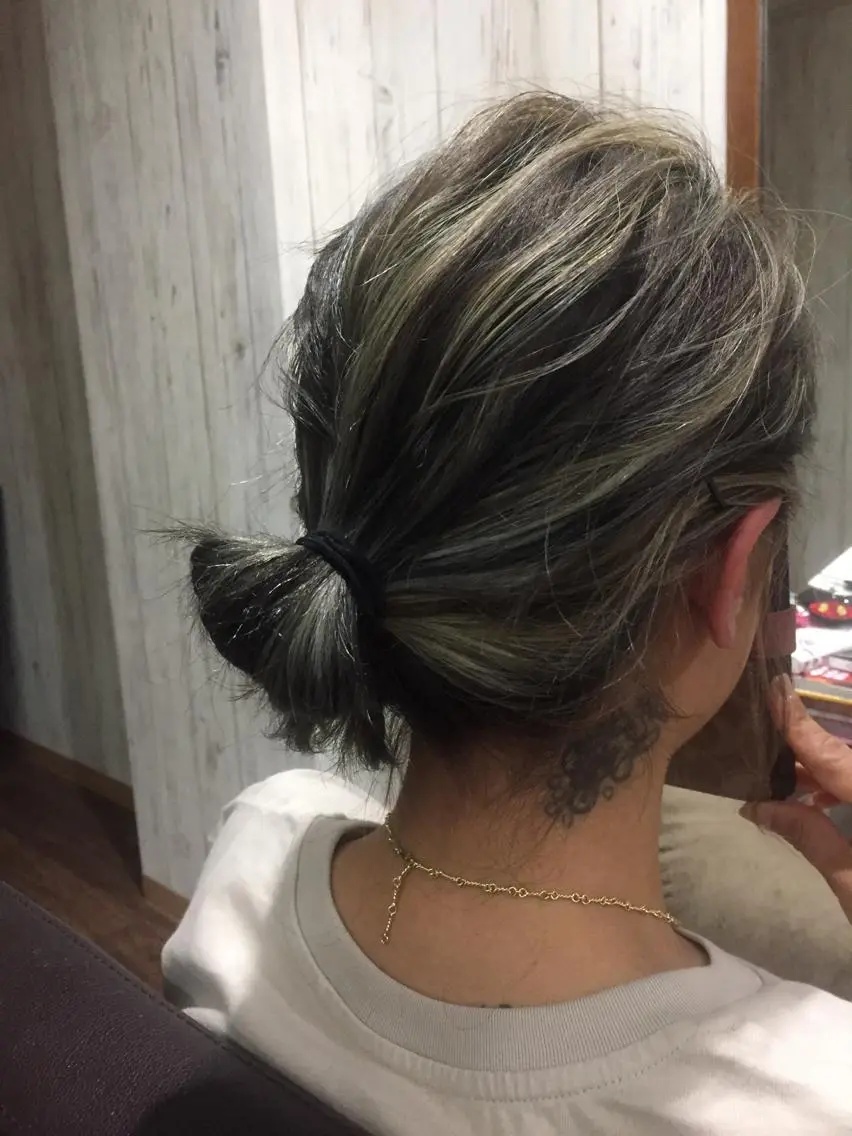 ミディアム ハイライト 齊藤 篤士のヘアスタイル