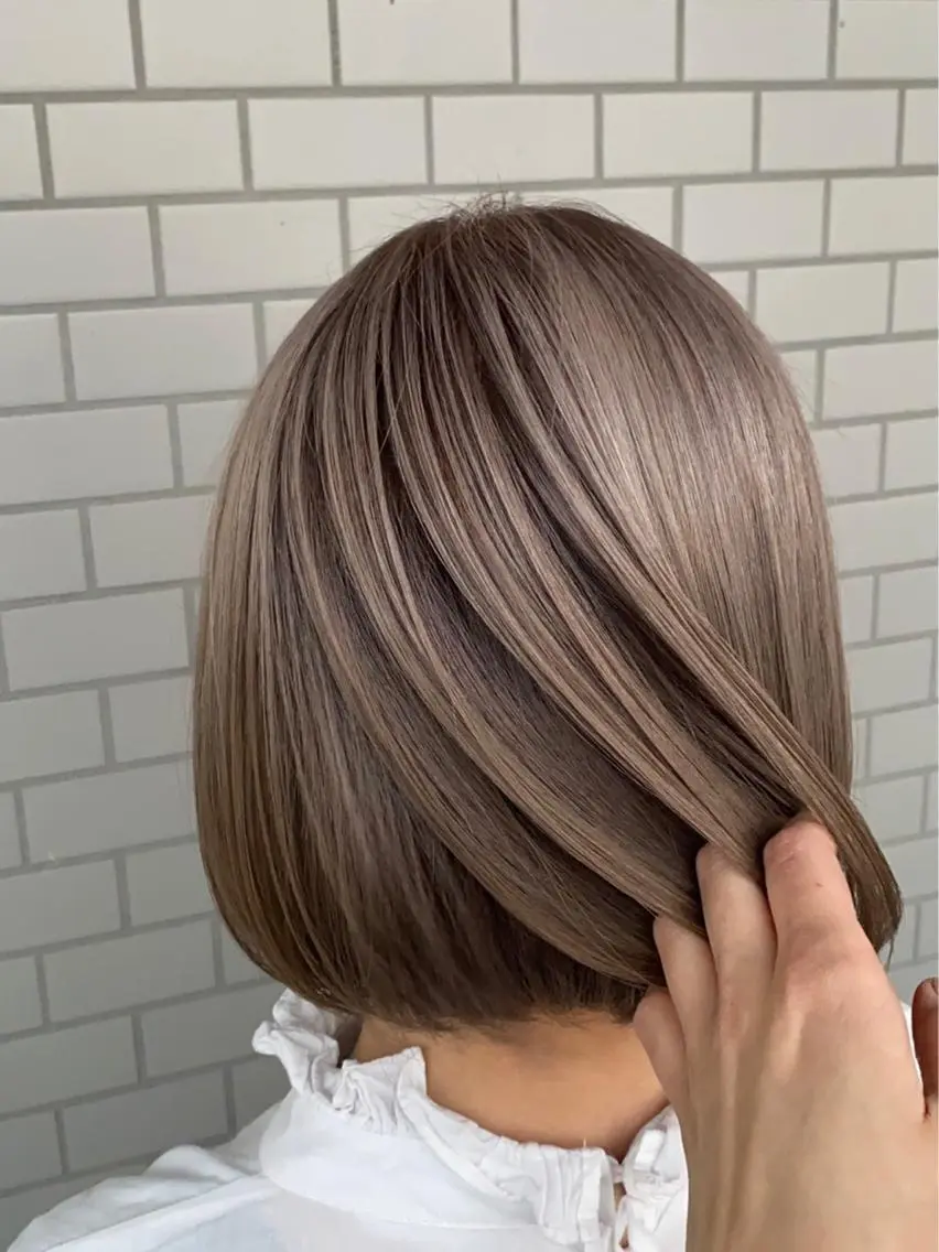 ミディアム カラー アッシュ アッシュグレー アッシュグレージュ バレイヤージュ ミストバング 韓国ヘア 🦋KIRA🦋のヘアスタイル