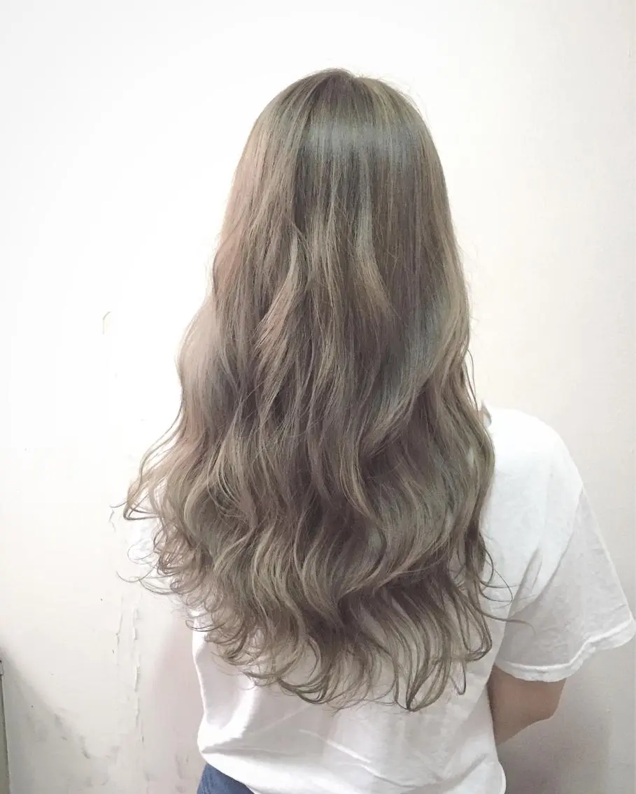 ロング カラー ブリーチ 透明感カラー 外国人風カラー トリートメント メンズ特化美容師 カラー専門ぺーターのヘアスタイル