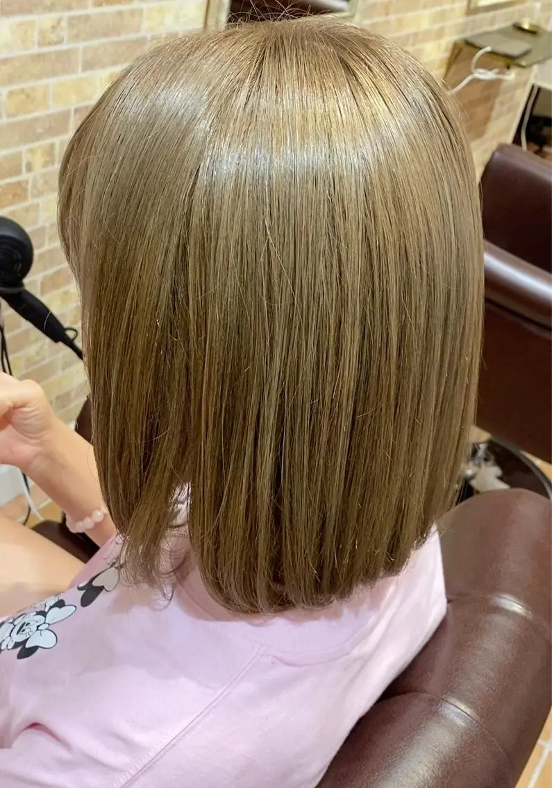 ショート カラー ベージュカラー ブリーチなし✨艶髪 カラー𓃲YAGIのヘアスタイル