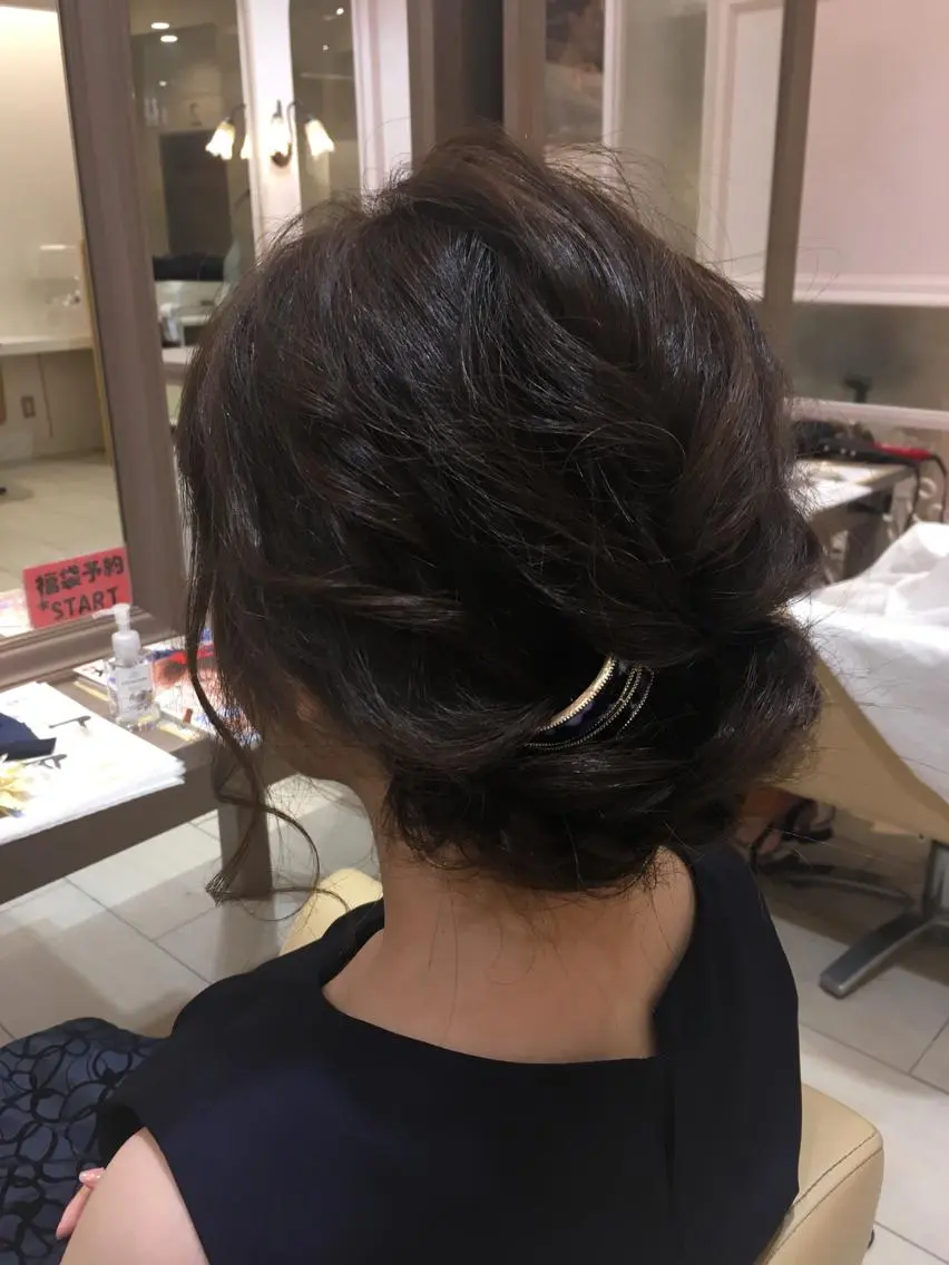 セミロング カラー ヘアアレンジ 簡単アレンジ ヘアカラー トリートメント 農添 杏のヘアスタイル