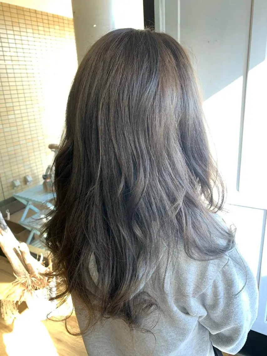 ロング カラー ヘアカラー トリートメント ツキダテ ユイのヘアスタイル