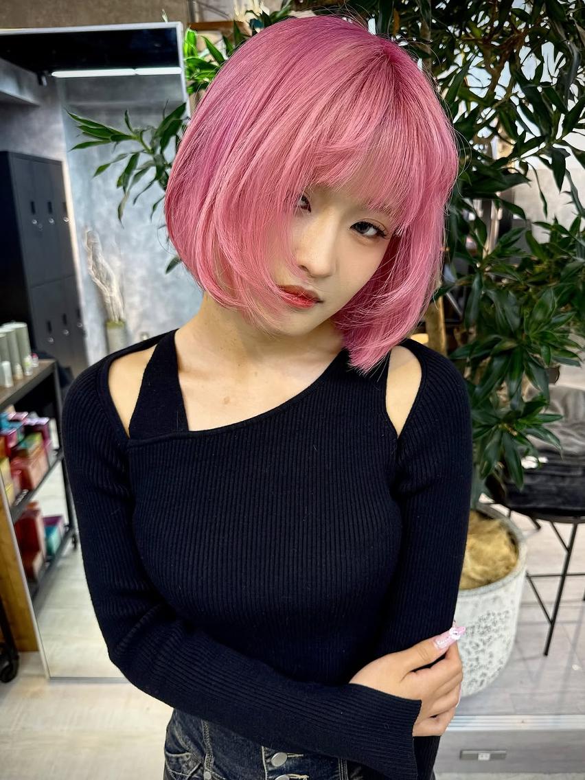 ミディアム カラー ピンクカラー レイヤーカット ウルフカット ウルフ/レイヤー /ブリーチ/心斎橋のヘアスタイル