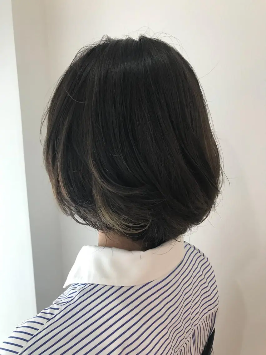 ミディアム カラー ハイライトカラー ハイライト ウルフカット レイヤーカット上柿のヘアスタイル
