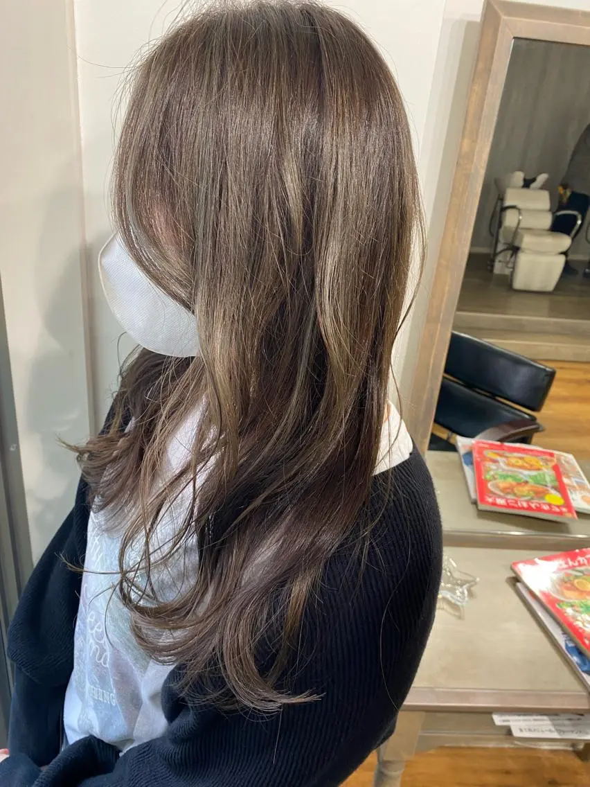 ロング カラー アッシュ 透明感カラー インナーカラー くびれヘア 外国人風カラー カット ヘアカラー 夜23時まで予約🉑 reverieあきらのヘアスタイル
