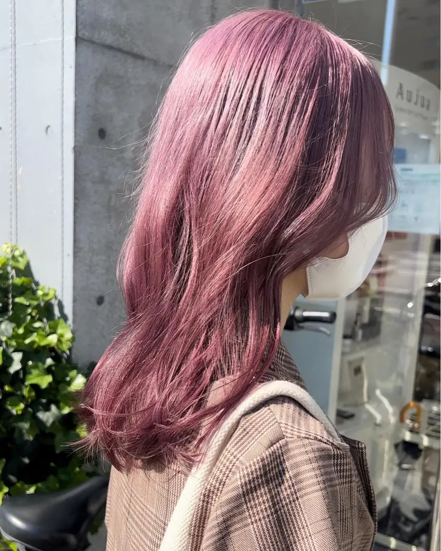 セミロング ヘアカラー ☀️ハイトーンボブ ☀️石川 海斗のヘアスタイル