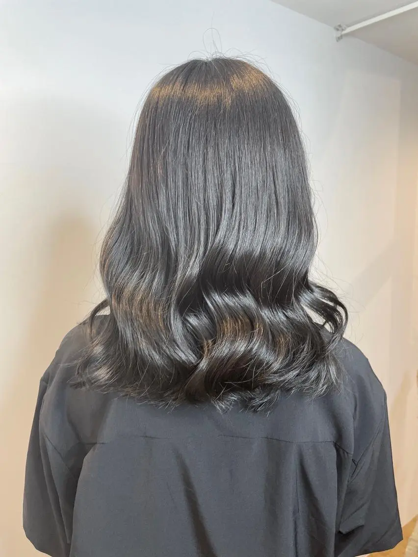 ミディアム カラー ブリーチ ブリーチなしカラー ヘアカラー トリートメント ヘアアレンジ にいた　かづしげのヘアスタイル