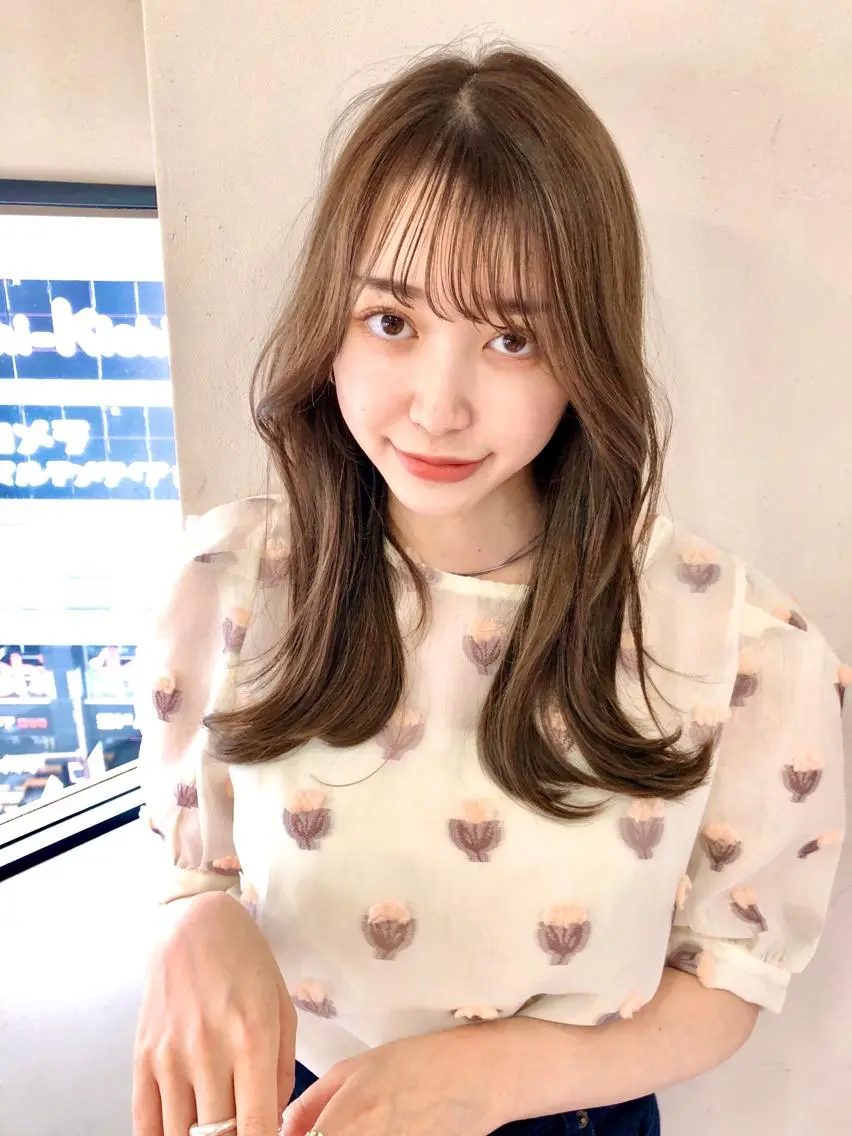 ロング カラー くびれヘア 韓国風ヘア カット ヘアカラー トリートメント トレンドヘア🌿 chinariのヘアスタイル
