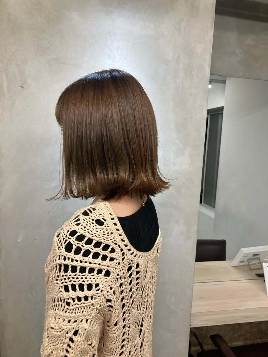 ミディアム カラー ベージュカラー ミルクティーベージュ ブリーチ&似合せボブ 田中寛十のヘアスタイル