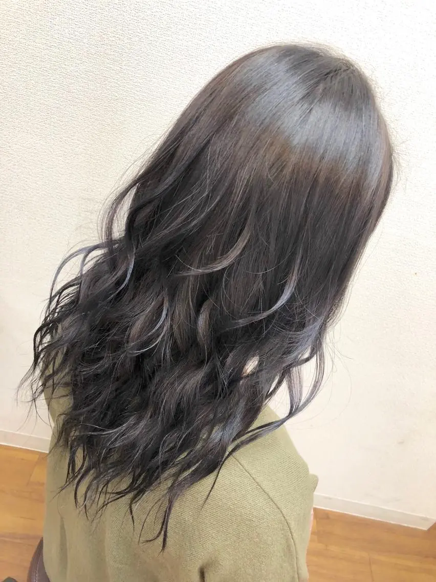 セミロング カラー SHIORI💜口コ ミNo.1艶カラーのヘアスタイル