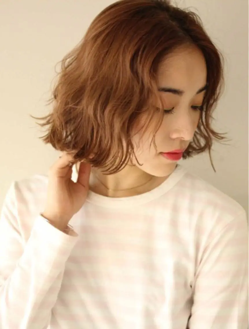 ミディアム デザインカラー🌼 松原 寿花のヘアスタイル