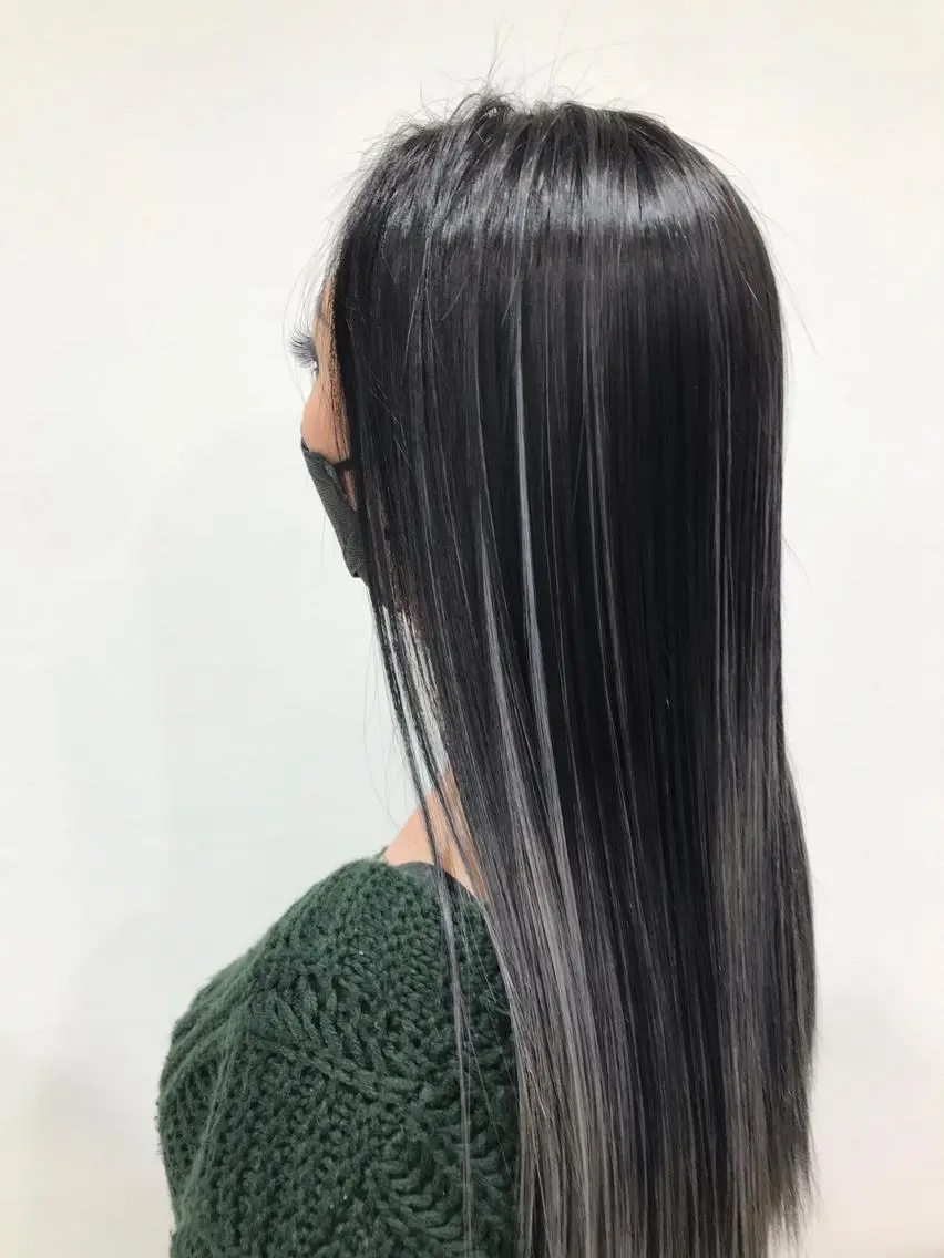 ロング ハイライト レイヤーカット 下條 真のヘアスタイル