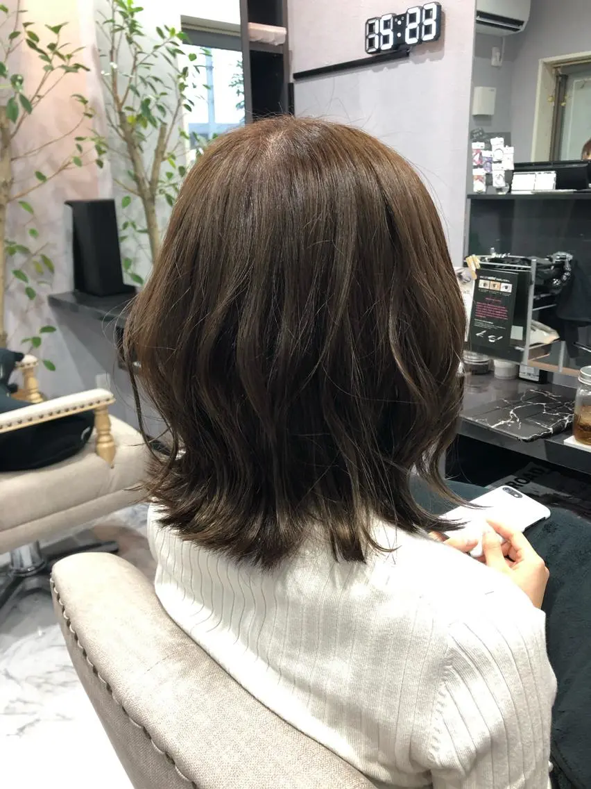 ミディアム カラー カット ヘアカラー トリートメント FAVORE 【ファヴォーレ】のヘアスタイル