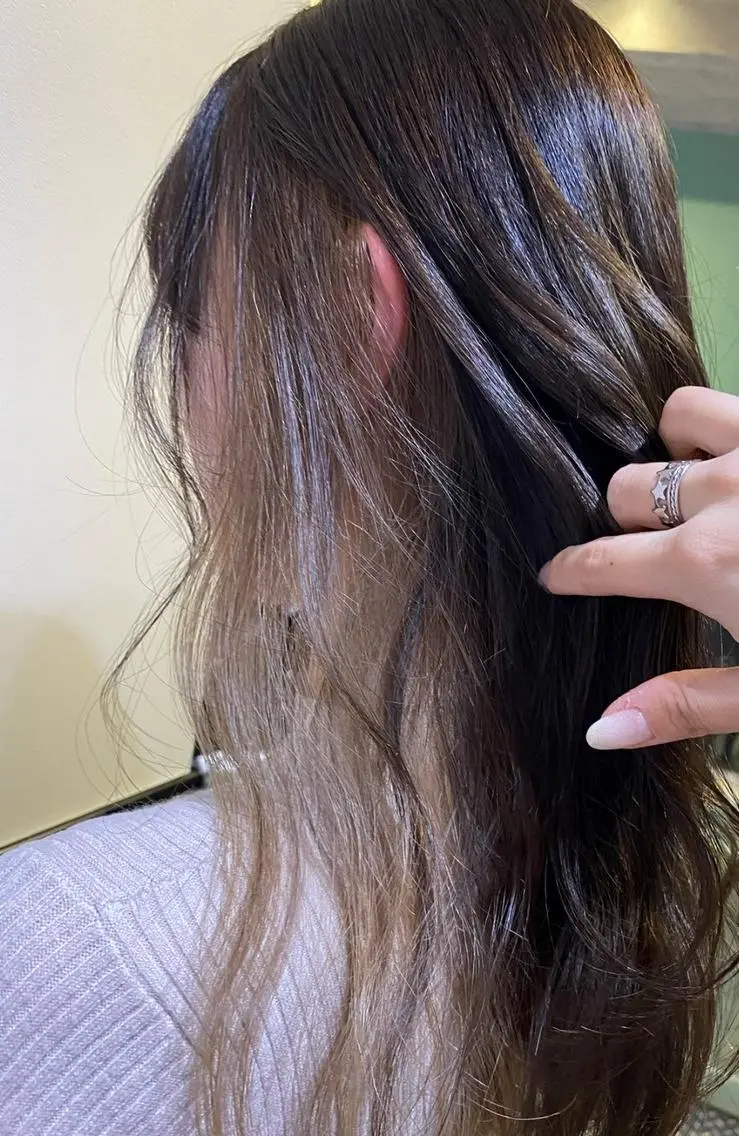 ロング カラー ＦＵＮＩＣ ファニックのヘアスタイル