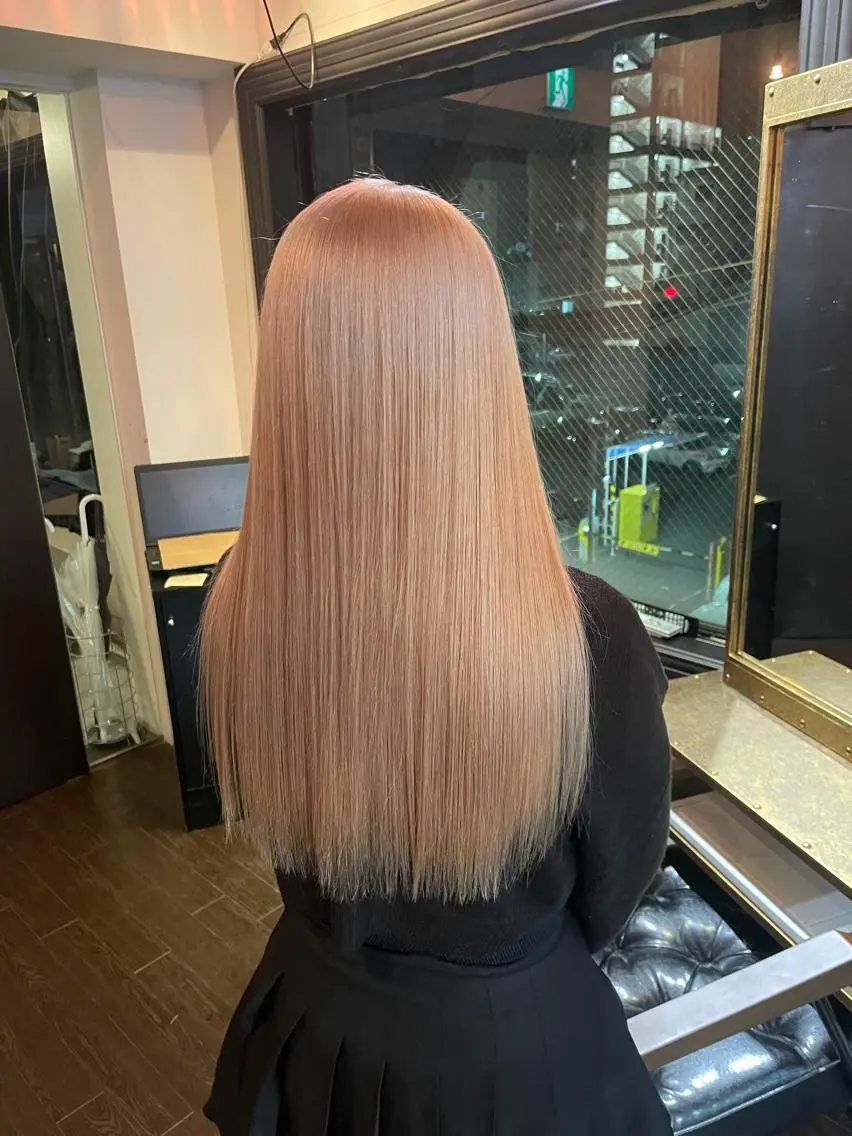 ロング カラー ヘアアレンジ アッシュ バレイヤージュ ベージュカラー ブリーチ グラデーションカラー 安田和洋 ブリーチカラー特化のヘアスタイル