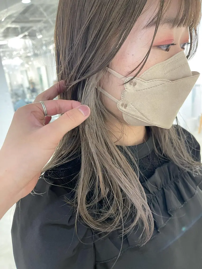 セミロング カラー ベージュカラー 川本 裕🌿のヘアスタイル