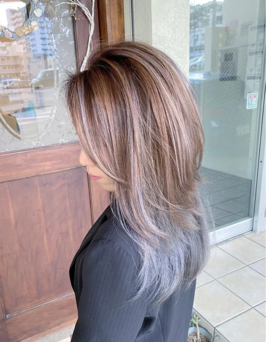 ミディアム カラー バレイヤージュ ハイライトカラー ハイライト レイヤーカット カット ヘアカラー grand juteのヘアスタイル