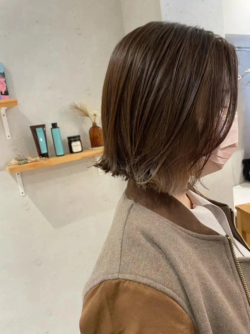 ミディアム ハイライト 外山 実咲のヘアスタイル