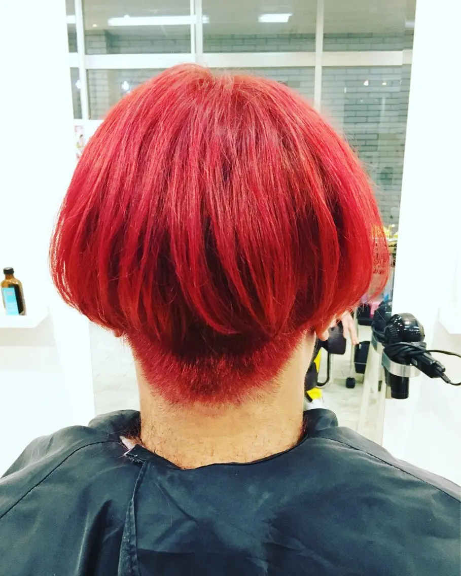 カラー メンズ メンズブリーチ ツーブロック 刈り上げ ブリーチ ダブルカラー 中村 よしひでのヘアスタイル