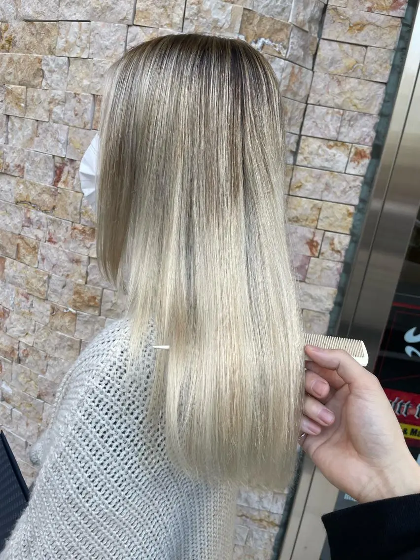 ロング ヘアカラー Loob.TOKYO MIYA🌈のヘアスタイル