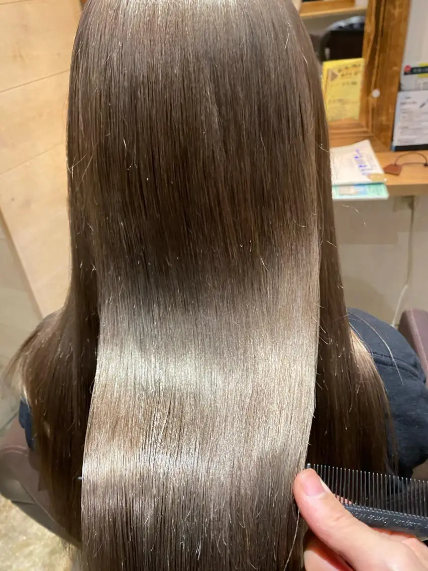 ミディアム カラー カット ヘアカラー トリートメント レイヤー×艶髪特化 マネージャー安藤光司のヘアスタイル
