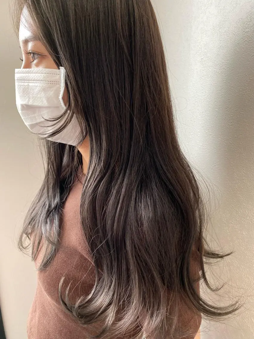 ロング カラー アッシュ アッシュグレー 遠藤 愛莉のヘアスタイル