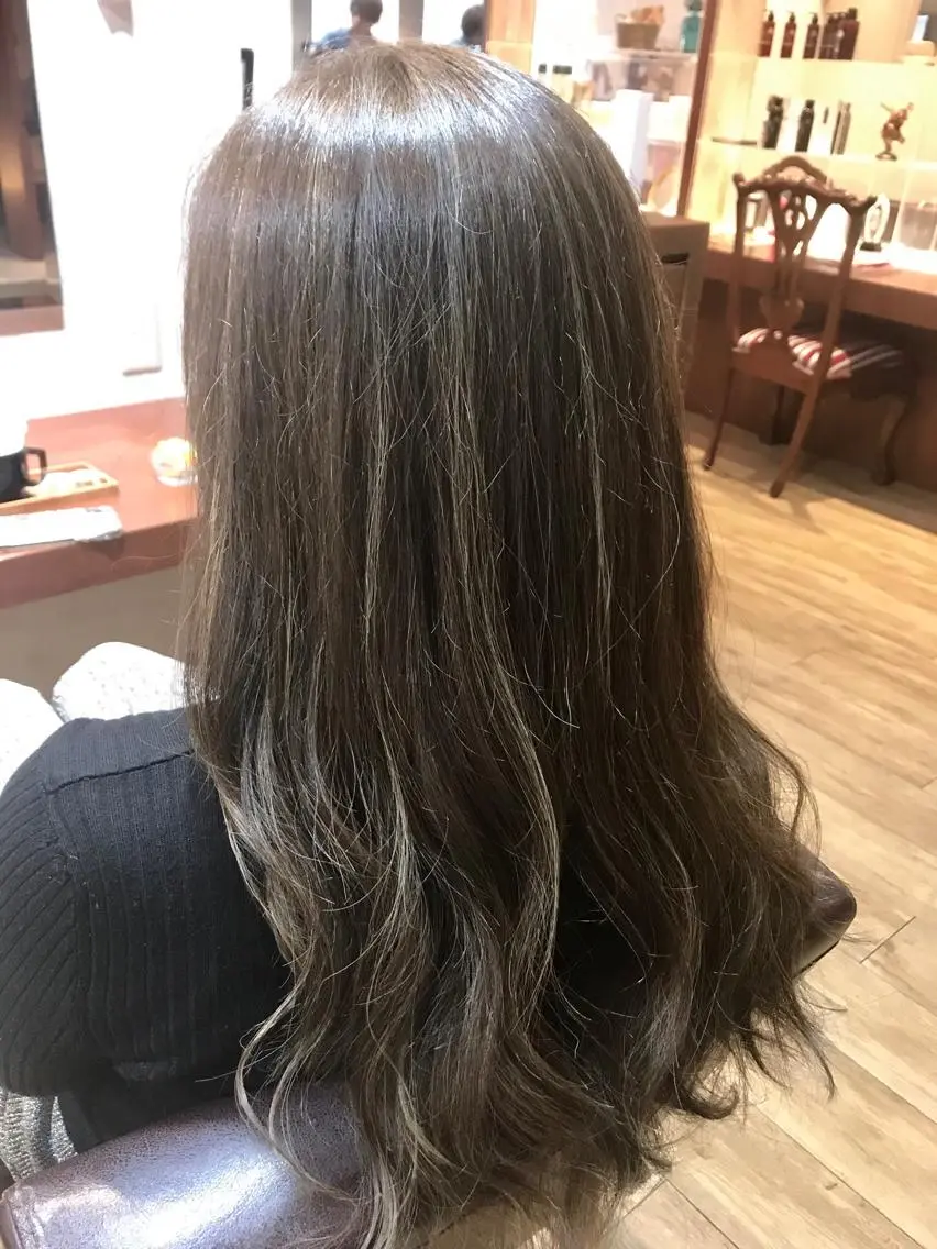 ロング カラー アッシュ デザインカラー ハイライトカラー ハイライト 松田 類生のヘアスタイル