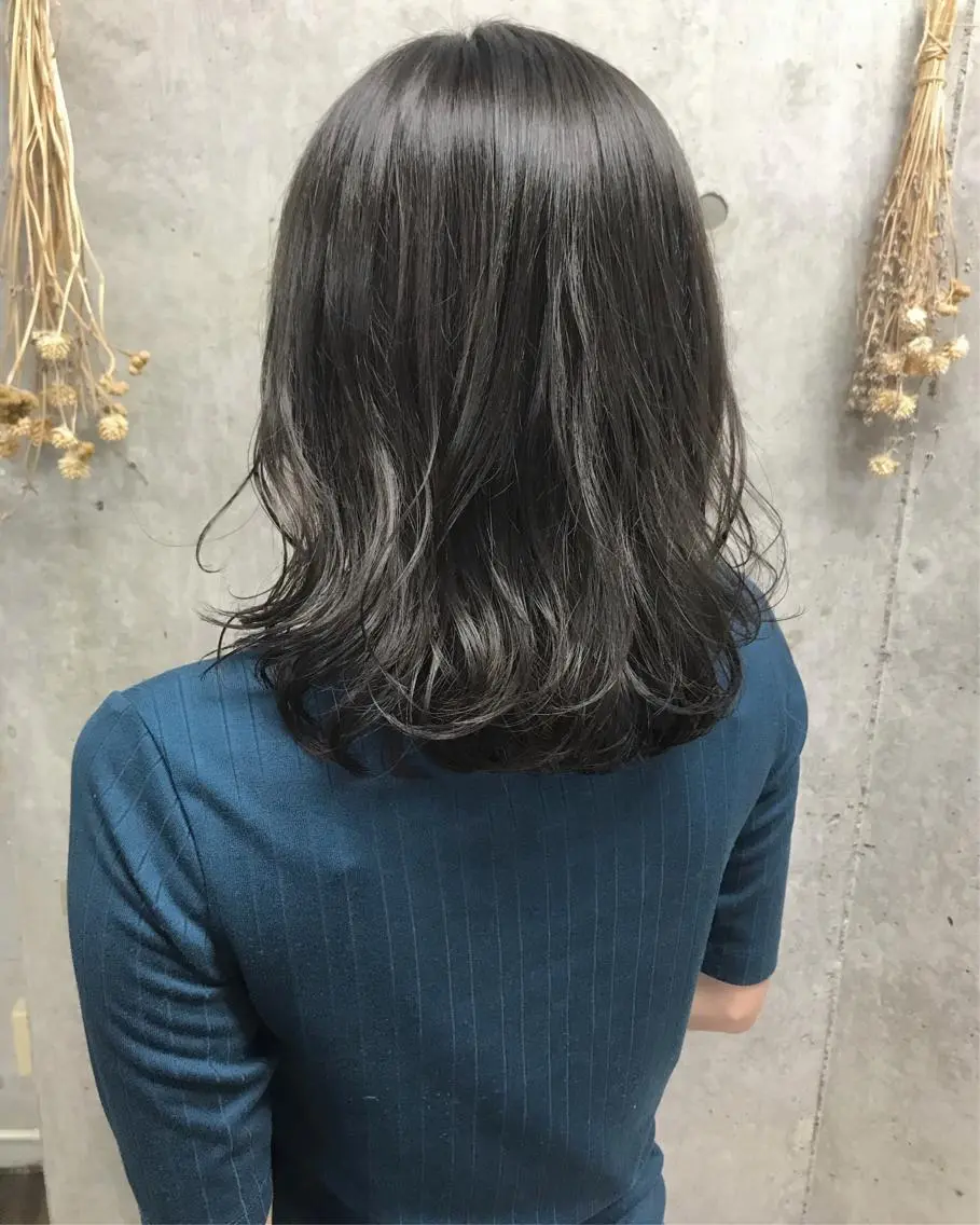 セミロング カラー ヘアアレンジ アッシュ ブリーチ イルミナカラー ブリーチなしカラー Satsuki ✂︎♡のヘアスタイル