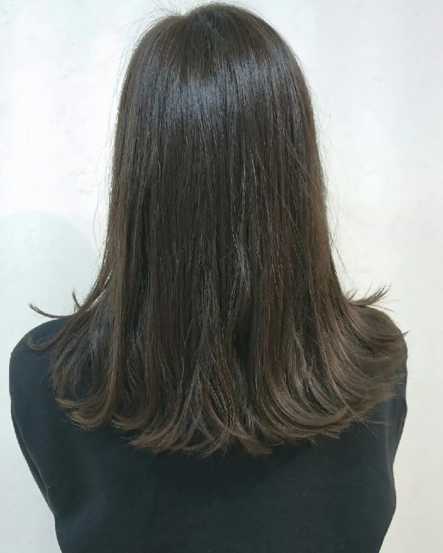 ミディアム ヘアアレンジ 透明感ハイライト◎ 伊藤夏海のヘアスタイル