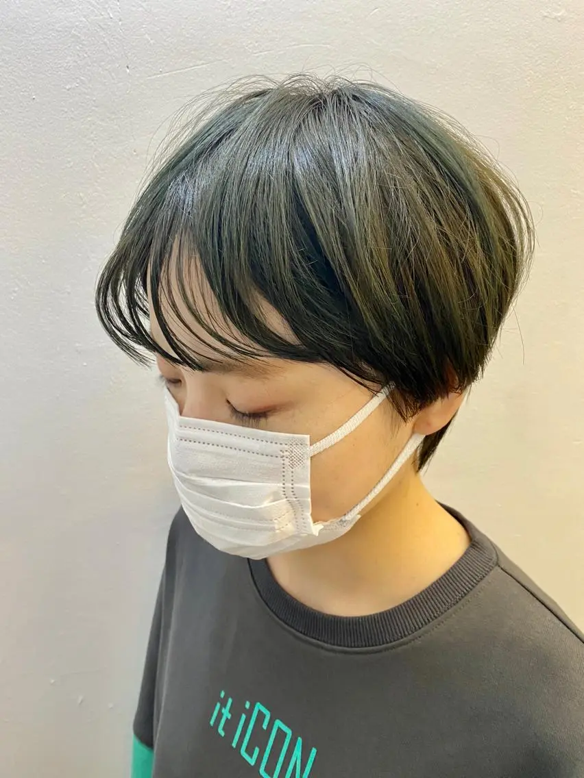 ショート カラー アッシュ オリーブアッシュ 艶髪カラー&ウルフ フルカワ ヒロズミのヘアスタイル